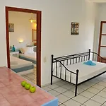 Ξενοδοχείο με διαμερίσματα ενοικιαζόμενα κλεοπάτρα Χερσόνησος