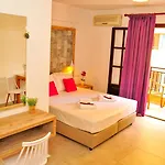 Cleopatra Aparthotel Hersonissos (Crete)