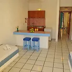 Ξενοδοχείο με διαμερίσματα ενοικιαζόμενα κλεοπάτρα 4*