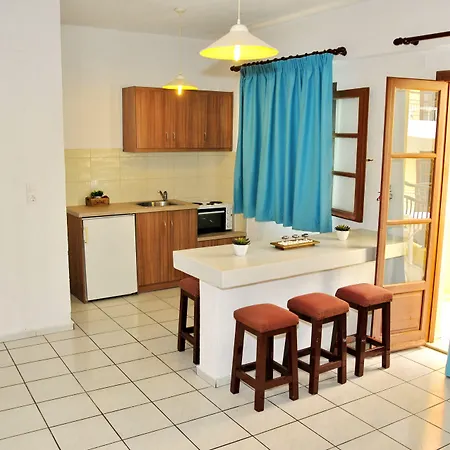 Cleopatra アパートホテル ヘルソニソス