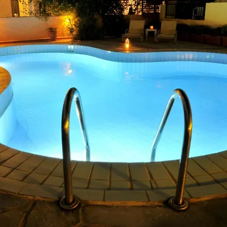 Cleopatra アパートホテル ヘルソニソス