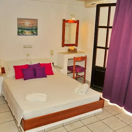 Cleopatra アパートホテル ヘルソニソス