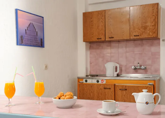 Cleopatra Aparthotel 3*