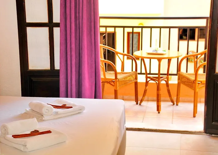 Cleopatra Aparthotel 3*